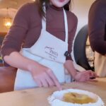 Olivia Jensen Instagram – When in Italy 🇮🇹 Harus Belajar bikin fresh pasta 🍝 Bikin 3 pasta : Spaghetti, Gnocchi, Tortellini, dan 1 Buscetta ✨ Semuanya enak enak banget emang beda sih ternyata kalau makan pasta yang fresh itu jauh lebih lembut dan juicy 🤤 Ada yang bisa bikin fresh pasta juga? Komen di bawah ya ⬇️