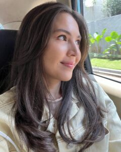 Olivia Jensen Instagram - Mikirin bentar lgi pada mudiikk: packing, thr, beresin rumah, potong rambut, beresin kerjaan, booking hotel and the list goes oooonn 🤣