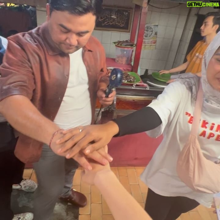 Olivia Jensen Instagram - Liburaan mau makan enak kaan wajib ke padang hidden gem ini lokasinya nanti di spill di @bikinlapertranstv 17:30 Sore ini yaa 👌🏼 Secret Spot! @ncess_nabati