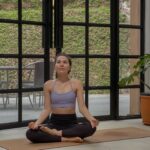 Olivia Jensen Instagram - Namaste di pagi yang auto glowing ini 💦✨😄 #OJfitlife