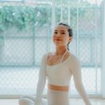 Olivia Jensen Instagram - Setiap hari aku banyak banget ngabisin waktu di ruangan ber AC, kulit aku lately jadi kering banget, sangking keringnya jadi gampang banget ada scratch. Kesehatan adalah yang utama dan aku selalu pastikan #KulitLembapBebasKuman untuk keluargaku! Aku pilih pakai bodywash Lifebuoy Mild Care dengan kandungan Multivitamin yang lebih kuat untuk lawan kuman dan bikin kulit 10x lebih lembut ✨ Yuk ikutan keseruan tantangan #KulitLembapBebasKuman, sekarang aku mau ajakin kalian untuk ikutan challenge ini juga yaaa! ❤️❤️