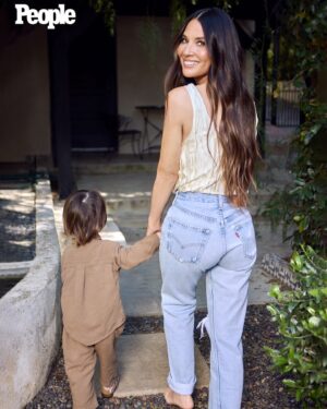 Olivia Munn Instagram - I’d do anything for him… ❤️

Full story at link in bio.