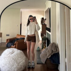 Olivia Rouyre Instagram - 🪞

@alo