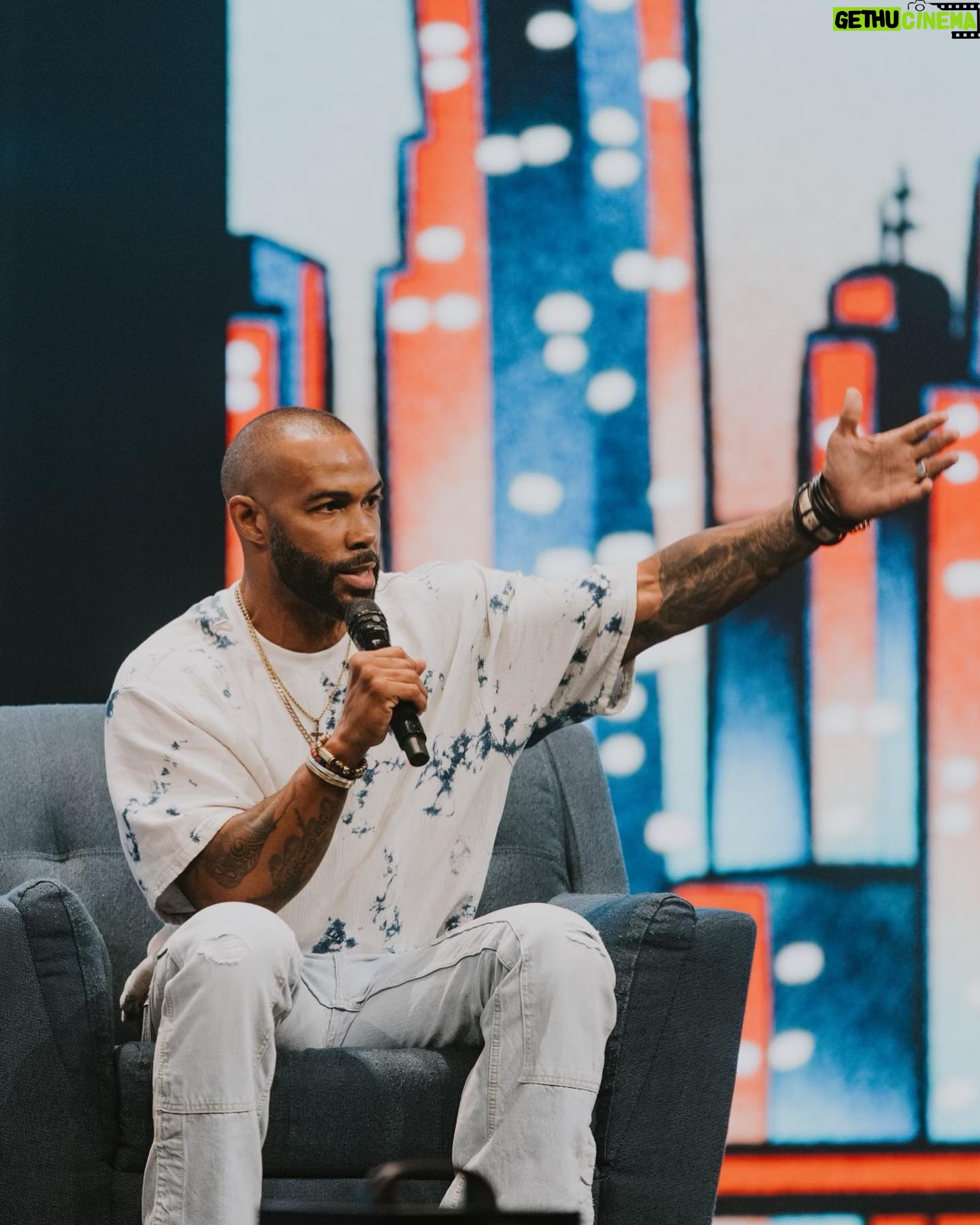 Omari Hardwick Instagram - Whenever you are asked to share a bit of your experiences, wisdom, losses, wins, joys, pains, LOVE…..it’s not only humbling but it slows your life down a bit & MOST importantly allows you to celebrate the journey of those around you…the people you’ve been put on this earth to inspire. Leaving you inspired by THEM! As i always say: quid pro quo….. ⚔️ @cbglades.lwb thank you for providing fellowship & inspiration for my tribe & i. Thank you for providing an inspiring Lil bro in your son, @charliehughez for me. 🗣️CH keep rallying loud @rallynights 💪🏾!@roosevelt_stewart_ii blessed to share the stage with your gifts! And ALL the young adults who showed up…humbled to have had your ear. Remember do YOU to the FULLEST. Then you can help others do THEM🙏🏾.
