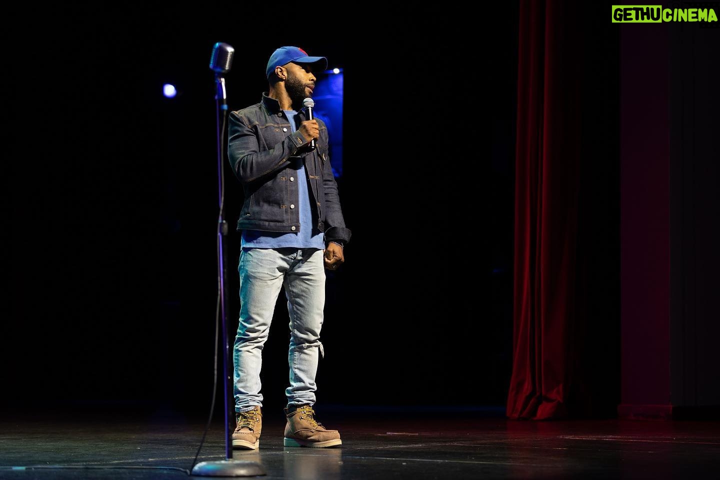 Omari Hardwick Instagram - As a fellow poet/writer…i know the trappings that can come with having the gift of seeing life as a poem. But most importantly…i know the triumphs that come from having it!! 🦅 On behalf of @jasontaylor99 #SethLevit & our beloved @bluapplepoetry … i want to thank every school, every teacher/volunteer, every corporate & individual sponsor, every judge, every theatre space, & every parent for entrusting us to guide your greatest of gift & their pens to higher levels. But most importantly, we thank you…the young gifted poets with souls beyond your years. Thank you for trusting yourselves and all you have to offer to your community & to this world. We are beyond proud of you all! 🎤 Congratulations to all the winners of the indi & team finals! But you truly all got the dub in my book💪🏾💙✍🏾 #LTABFLA #YouthVoice #SpokenWord #Poetry