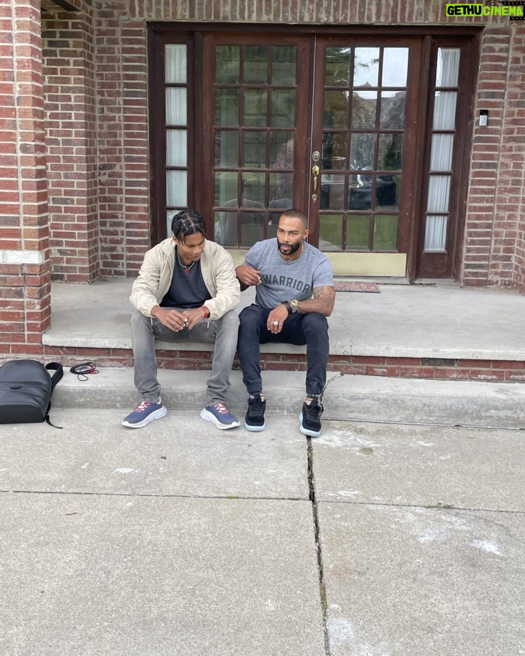 Omari Hardwick Instagram - A TRUE warrior was born on this day. Perhaps God made many to be but most have dropped the ball along the way. You have consistently carried the rock up the mountain & done your part in maintaining such a title. 🏔 Happiest WORTHday gifted & anointed journey mate & brother! Keep climbing…the top is coming. And always remember @coryhardrict … your dynamic duo are ALWAYS watching whether you think they are or not. 💯🦅🙏🏾🚀❤️