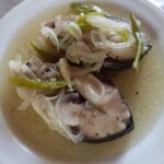 Orchita Sporshia Instagram - Rakhine cuisine ❤️ ভাপা সামুদ্রিক ইলিশ - বাঁশ কোড়ল - স্কুইড সালাদ - চালতার স্যুপ - বিন্নি ভাত - হাইস্যা - ঝিনুক সালাদ - ক্রাছাইং - মুন্ডি ..আর আমি the খাদুক 😊 #travelwithsporshia #bangladesh