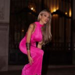 Oriana Marzoli Instagram - Todo al rosa * 🎀💞💖✨ . . . Dress: @sheinofficial @shein_spain SHEIN SXY Ruched Backless Halter Neck Dress 💖 Referencia: 13966324 🎀 Código descuento: orianam15 🌷 #SHEINforAll #SHEINpartner