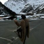 Oriana Marzoli Instagram - Un weekend a #courmayeur ☃️❄️🏂 cuál es tu foto fav? 🩵 y que espectáculo de sitio! Os iré enseñando más de la experiencia que hemos vivido en estos días porque tengo muchísimas fotos 🥰🫶🏻