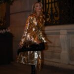 Oriana Marzoli Instagram - Sabíais que el significado de ORIANA es “hecha de oro”? 🤔🤩 Como mi abrigo de @FashionNova 🥂🍾✨ por cierto, felice reyes chicos* 👑 Qualcuno sapeva che il significato del mio nome ORIANA è “fatta d’oro”? Proprio come il colore di questa bellissima giacca🤩✨
