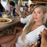 Oriana Marzoli Instagram - Recap Ibiza 🇪🇸🌊🌞✨y en estos días subiré más fotos, pinkypromise 🫶🏻 in questi giorni metterò più foto ragazzi☺️ Bikini: @sontenofficial 👙✨ (de mi colección)