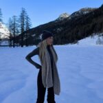 Oriana Marzoli Instagram - Un weekend a #courmayeur ☃️❄️🏂 cuál es tu foto fav? 🩵 y que espectáculo de sitio! Os iré enseñando más de la experiencia que hemos vivido en estos días porque tengo muchísimas fotos 🥰🫶🏻