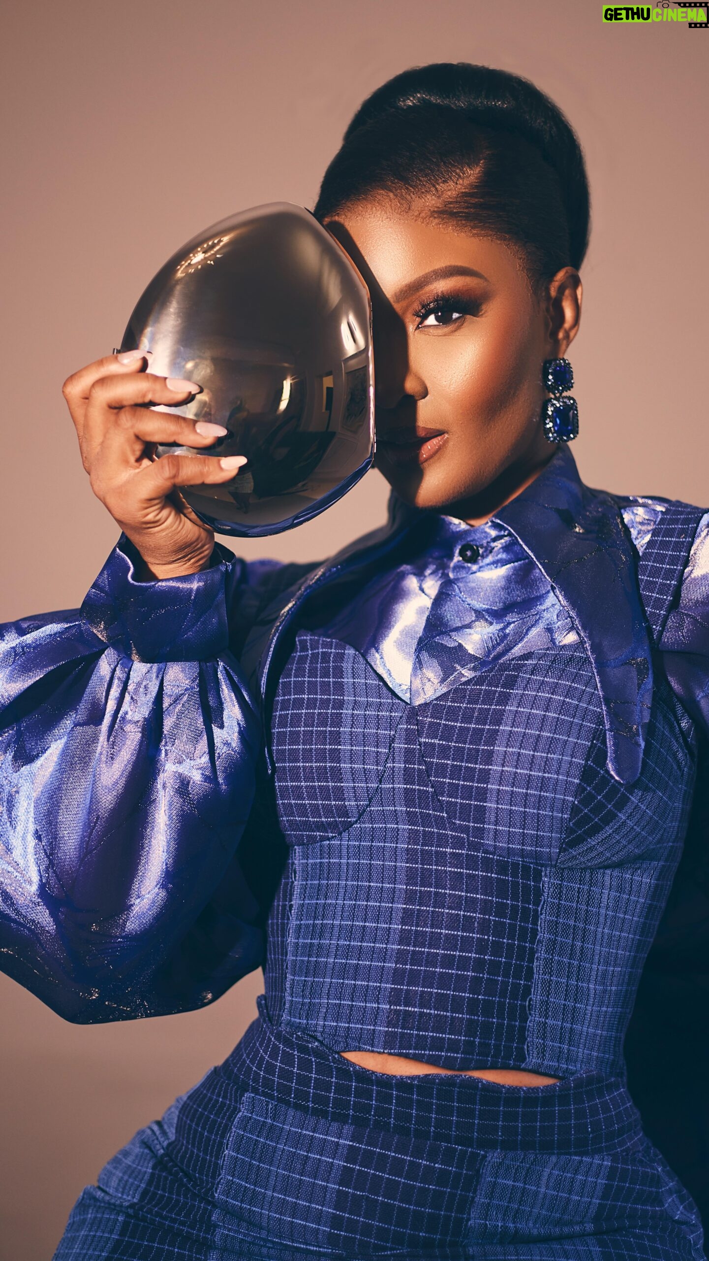 Osas Ighodaro Instagram - πππ½π How did I do?? Lol! Happy Friday beautiful people! πΈ | @photogirlnaija π | @dorhann_ π | @_emmanuelgoodnews (styling) π | @dorannebeauty ππΎββοΈ | @touchofibee π | New York City #Time100Gala #Time #blessed π