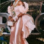 Osas Ighodaro Instagram - 🌷✨ Beautiful time! Thanks for having me ✨🌷 #BridgertonNetflix #Bridgerton3 #Premiere 👗 | @xtrabrideslagos ✨ | @_emmanuelgoodnews 💄 | @swaazi_makeup_artist 💇🏾‍♀️ | @bernardsmiless 🎥 | @bellanaija #BridgertonS3 #Netflix #Premiere #actor #blessed 🌷✨