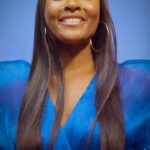 Osas Ighodaro Instagram - 💙 feeling Bubbly, Bouncy & Blessed in Blue 💙 Happy Weekend beautiful people 💙 🎥 | @iamitom 👗 | @zephansandco 💄 | @dorannebeauty ✨To edit like @iamitom , check the link in his bio✨ #OsasIghodaro #blessed #transitions #grateful 💙
