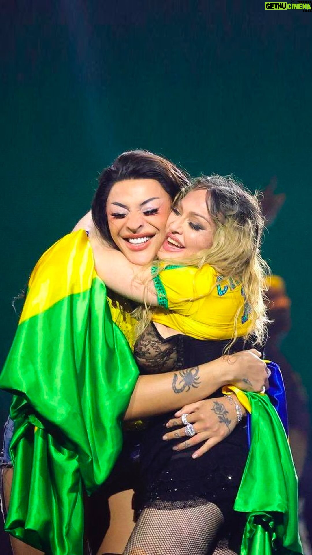 Pabllo Vittar - 453.2K Likes - HISTÓRICO! Pabllo Vittar e Madonna juntas no palco do maior show da carreira da diva do pop ❤️🇧🇷