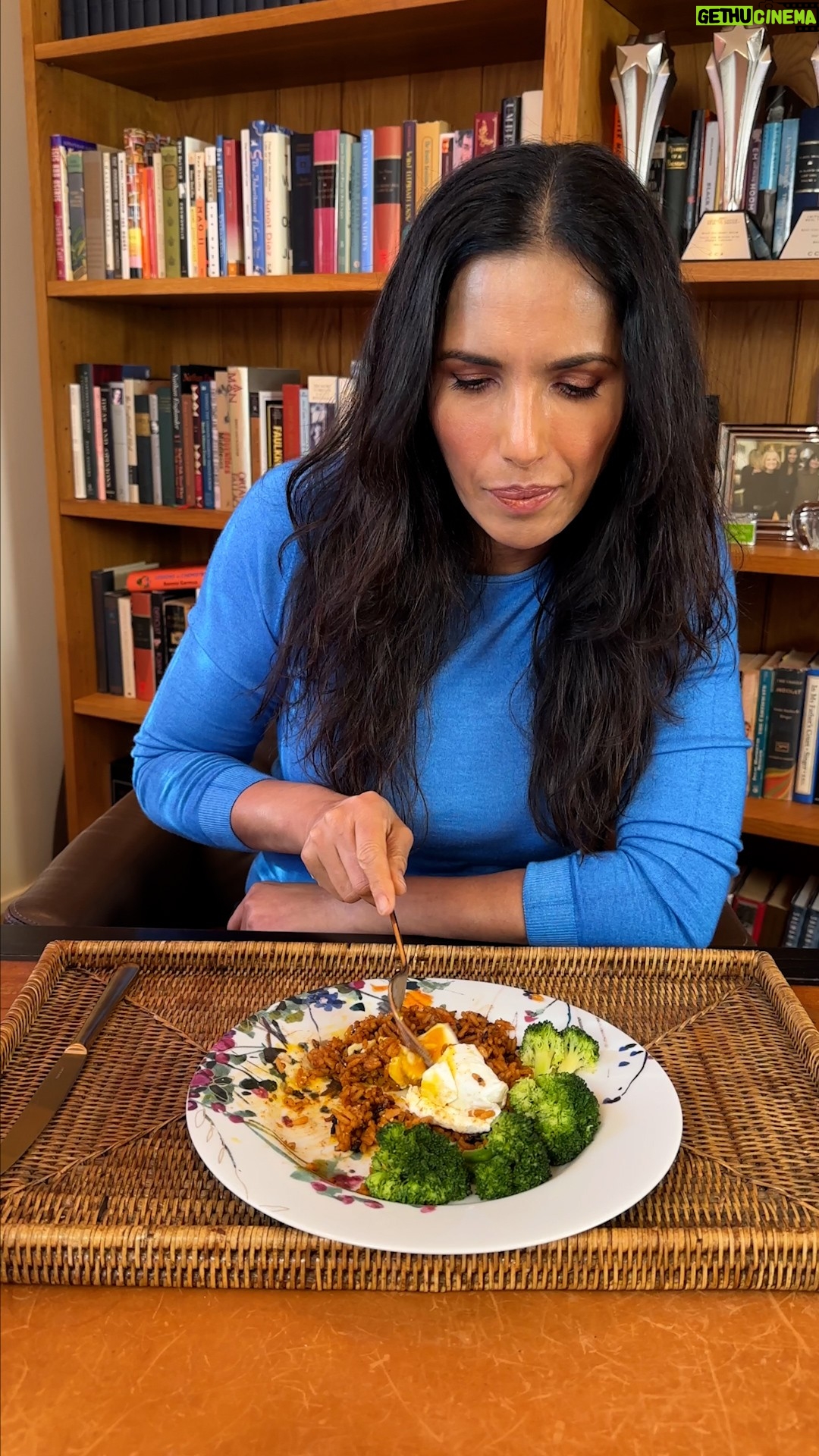 Padma Lakshmi Instagram - Lunch check in! What are you eating today?
