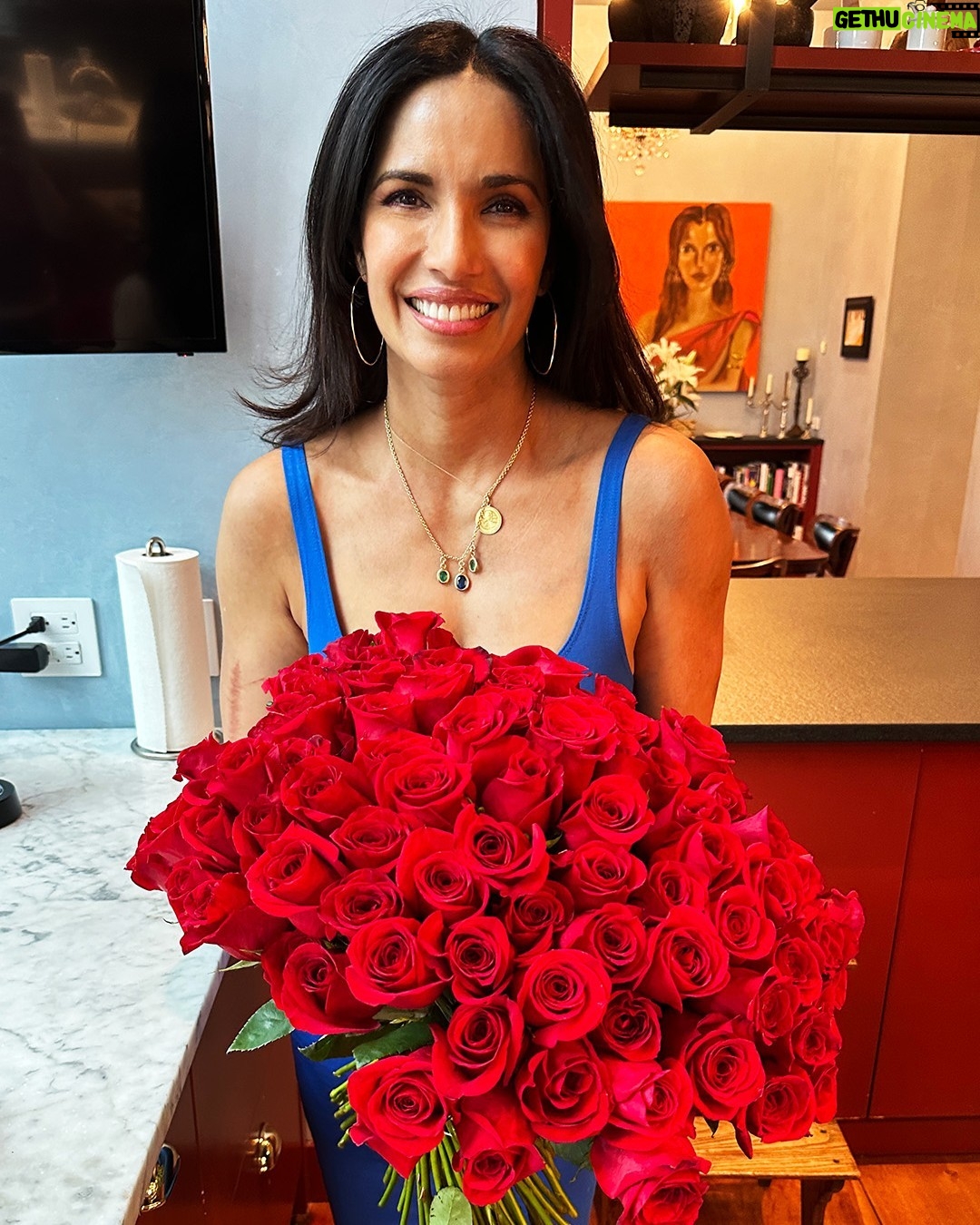 Padma Lakshmi Instagram - Me and the blue dress hope you're having a great weekend 😉 🌹