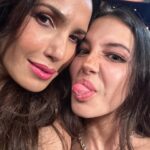 Padma Lakshmi Instagram - A casual girls night with #littlehands😂 It was so great to spend this Primetime Emmys with old friends and new. #emmys #redcarpet #motherdaughter #awardseason