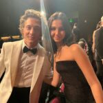 Padma Lakshmi Instagram - A casual girls night with #littlehands😂 It was so great to spend this Primetime Emmys with old friends and new. #emmys #redcarpet #motherdaughter #awardseason