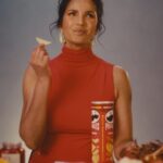 Padma Lakshmi Instagram - We talked about everything from my favorite condiments to the many uses of frozen grapes 👀 The full video is on @semaine_online 's website. Link in bio! Director: @beau.sam Creative Director: @studio.semaine DP: @peterpascucci Editor: @lauralamp AC: @max_batchelder Sound: Max Cooke Gaffer: Alexander Charles Music: @l.o.s.t.v.a.l.l.e.y @racket.club.music Colourist: @alexia_films Photographer: @tinatyrell Photography Assistant: Alonso Ayala Digital Technician: @melonskies Retouching: @eursa_major Hair Stylist: @jeanie.syfu Make up: @bobscott200 Make up Assistant: Shania Roman Stylist: @lotteelisa Stylist Assistant: @pimpirufa Set Design WayOut Studio @Wayoutstudioco @11thhouseagency Art Director: Eva Chu Creative Consultant: @azxo On site Producer: Ashley Suarez Location: @16beaverstudio Special thanks @badhabit.icecreams @sophieloujacobsen