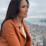 Padma Lakshmi Instagram - Happy AAPI Heritage month! I didn’t even know that this was an experience I could have. Such a treat to light up the @empirestatebldg with @goldhouseco this morning. Look for the gold lights tonight, NYC!!