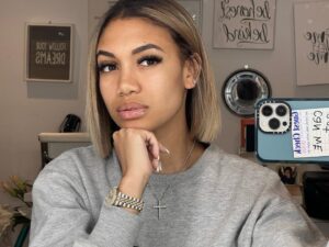Paige Hurd Instagram - 👱🏽‍♀️