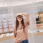 Pakkaramai Potranan Instagram - มาเลือกซื้อแว่นกันแดดที่ @bettervisionprestige ในเครือหอแว่นค่ะ สถานที่สวยกว้างขวาง (ถ่ายรูปสวยมาก) พนักงานใส่ใจบริการดีสุดๆ ไว้มาใหม่นะคะ 🤩🤩 📌เชิญมาสัมผัสประสบการณ์ศูนย์ดูแลดวงตาสุด Luxury กับทีมผู้เชี่ยวชาญแบบตองได้ที่ Bettter Vision Prestige ศูนย์การค้า Erawan Bangkok ชั้น 4 เปิดบริการทุกวัน: 10.00-20.00 สอบถามและจองคิวล่วงหน้าได้ที่ Line: @btvprestige Tel: 063-851-8322 #BetterVisionPrestige #BVAX