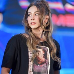 Pakkaramai Potranan Instagram - ไว้เจอกันในคอนเสิร์ต " Cassette fest maga hits dance ลืมโลก โยกตัวแตก "  นะคะ ชาว 90 ทุกท่าน คิดถึงทุกคน๊าาา❤️
