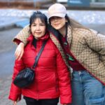 Pakkaramai Potranan Instagram - ❤️ นานมากที่ไม่ได้พาแม่ไปเที่ยวแบบนี้ เมื่อได้ฤกษ์ ก็ไปด้วยกันสักโหน่ยยย แม่เดินเยอะ บ่นตลอดทริป 😅😅🤣🤣😂😂 ไปอีกเนอะ แม่!!