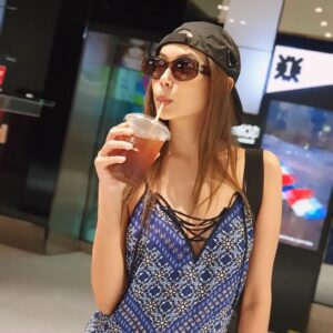 Pakkaramai Potranan Instagram - ช่วงนี้ไปไหนก็แดดร้อนแสบตา ไปหาซื้อแว่นกันแดดกันเถอะ ร้านนี้เค้า ดูแลดี๊ดีนะ @bettervisionprestige มาบอกต่อเผื่อใคร อยากซื้อแว่น รุ่นใหม่ๆ ค่ะ 😎😎