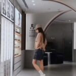 Pakkaramai Potranan Instagram - มาเลือกซื้อแว่นกันแดดที่ @bettervisionprestige ในเครือหอแว่นค่ะ สถานที่สวยกว้างขวาง (ถ่ายรูปสวยมาก) พนักงานใส่ใจบริการดีสุดๆ ไว้มาใหม่นะคะ 🤩🤩 📌เชิญมาสัมผัสประสบการณ์ศูนย์ดูแลดวงตาสุด Luxury กับทีมผู้เชี่ยวชาญแบบตองได้ที่ Bettter Vision Prestige ศูนย์การค้า Erawan Bangkok ชั้น 4 เปิดบริการทุกวัน: 10.00-20.00 สอบถามและจองคิวล่วงหน้าได้ที่ Line: @btvprestige Tel: 063-851-8322 #BetterVisionPrestige #BVAX