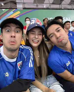 Pakorn Chatborirak Instagram - รูป1 : คิดว่าใครป่วน 😌😌 @sirinissirin เด๋วนี้นางโตขึ้น ถามน้อยลง 555555555555555

รูป2 : สู้ต่อไปไทยแลนด์ วันนี้สุดมากแล้ว!!เจอกันฟุตซอลโลก!!!💪🏼🇹🇭 @futsalthailand_official 

รูป3 : เป็นกำลังใจให้เสมอครับพี่เหม็ด @mumed_osman11 ระดับโลกของแทร่!!!!! 🙌🏼🌎