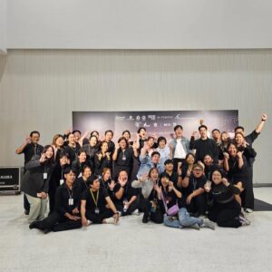 Pakorn Chatborirak Instagram - ในฐานะ Ceo ผู้บริหารหนุ่มเท่ห์ซึ่งดำรงตำแหน่งผู้จัดการกรรมการบริหารเหรัญญิกฝ่ายบุคคลและประชาสัมพันธ์สมาคมแม่บ้านพ่อครัวรักษาความปลอดภัยสูงสุดแห่ง @beegood_entertainment กระผมขอขอบคุณทาง Sudsapda Entertainment @sudsapda ที่ร่วมกันเป็นพาร์ทเนอร์ที่ดีต่อกันมากๆ และช่วยกันจัดงานในครั้งนี้ให้ออกมาประสบผลสำเร็จอย่างมากมาย ขอบคุณพี่เจผู้บริหารอัมรินทร์ที่ไว้วางใจให้เกิดโปรเจคต์นี้ขึ้นมาครับ ขอบคุณพี่พีช @peachisrangura และทีมสต๊าฟสุดสัปดาห์ทุกท่านที่ร่วมมือกันทำให้งานนี้ออกมาสวยงามและดีที่สุด และทำให้รู้ว่าบีกู๊ดกับสุดสัปดาห์คลิ้กลงตัวกันมากๆ 

ขอบคุณสปอนเซอร์ทุกท่านที่ร่วมสนับสนุนงานแฟนมีตในครั้งนี้ @vistraclub @bangkokairways @vitadailystick_th 
ขอบคุณพิธีกรคนเก่งและล่ามสุดเจ๋งที่ทำให้งานสนุกมากๆ @djnui @choijaeyoungg 

และสุดท้ายขอบคุณอีกครั้งสำหรับผู้มาร่วมชมงานทุกท่าน ทุกท่านทำให้ภาพที่พวกเราวาดฝันไว้เป็นจริง ขอบคุณมากๆครับ 🙏🏼🤗❤️

แล้วไว้พบกันใหม่ เมื่อมีใครให้เราพามาครับ!!!!! 😊