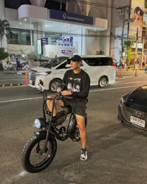 Pakorn Lam Instagram - โดนจนได้ 🏍️ เหมาะมากกับเด็กทองหล่อ ผู้ประสบภัยจากการจราจร #rydeculture