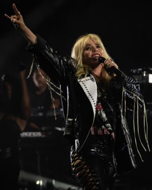 Paloma Faith Instagram - There are times in this show where I am very close to the edge and I look up at the band and they are encouraging my freedom and inner wild and I think omg what else am I capable of? 

Nottingham night ✌️

Wearing @aniyerecords @edwardcrutchley @miumiu @noirkeininomiya @dreamsisterjane @cest_jeanne 

Styling @phoebearnold 

Live Photos by @abbidraperphoto