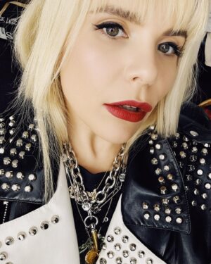 Paloma Faith Instagram - There are times in this show where I am very close to the edge and I look up at the band and they are encouraging my freedom and inner wild and I think omg what else am I capable of? 

Nottingham night ✌️

Wearing @aniyerecords @edwardcrutchley @miumiu @noirkeininomiya @dreamsisterjane @cest_jeanne 

Styling @phoebearnold 

Live Photos by @abbidraperphoto