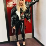 Paloma Faith Instagram - There are times in this show where I am very close to the edge and I look up at the band and they are encouraging my freedom and inner wild and I think omg what else am I capable of? Nottingham night ✌️ Wearing @aniyerecords @edwardcrutchley @miumiu @noirkeininomiya @dreamsisterjane @cest_jeanne Styling @phoebearnold Live Photos by @abbidraperphoto