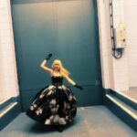 Paloma Faith Instagram - Can you all tell that I am having the time of my life on this tour ? Thank you Glasgow, you were incredible Hair by @eamonnhughes Styling @phoebearnold Wearing @lindafarrow, @paulcostelloeofficial, @atsukokudolatex, @egoofficial, @maggiecooke53