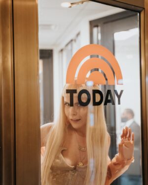 Paloma Faith Instagram - Concrete jungle wet dream tomato 

@todayshow 

Pics by @ryanmuir 
Hair by @bradleyirion 
Makeup @lanslondon 
Styling by @rachelbakewell 
Styling assistant @tashia.suleyman 
Wearing @maisonalaia @atsukokudolatex @gillesasquin