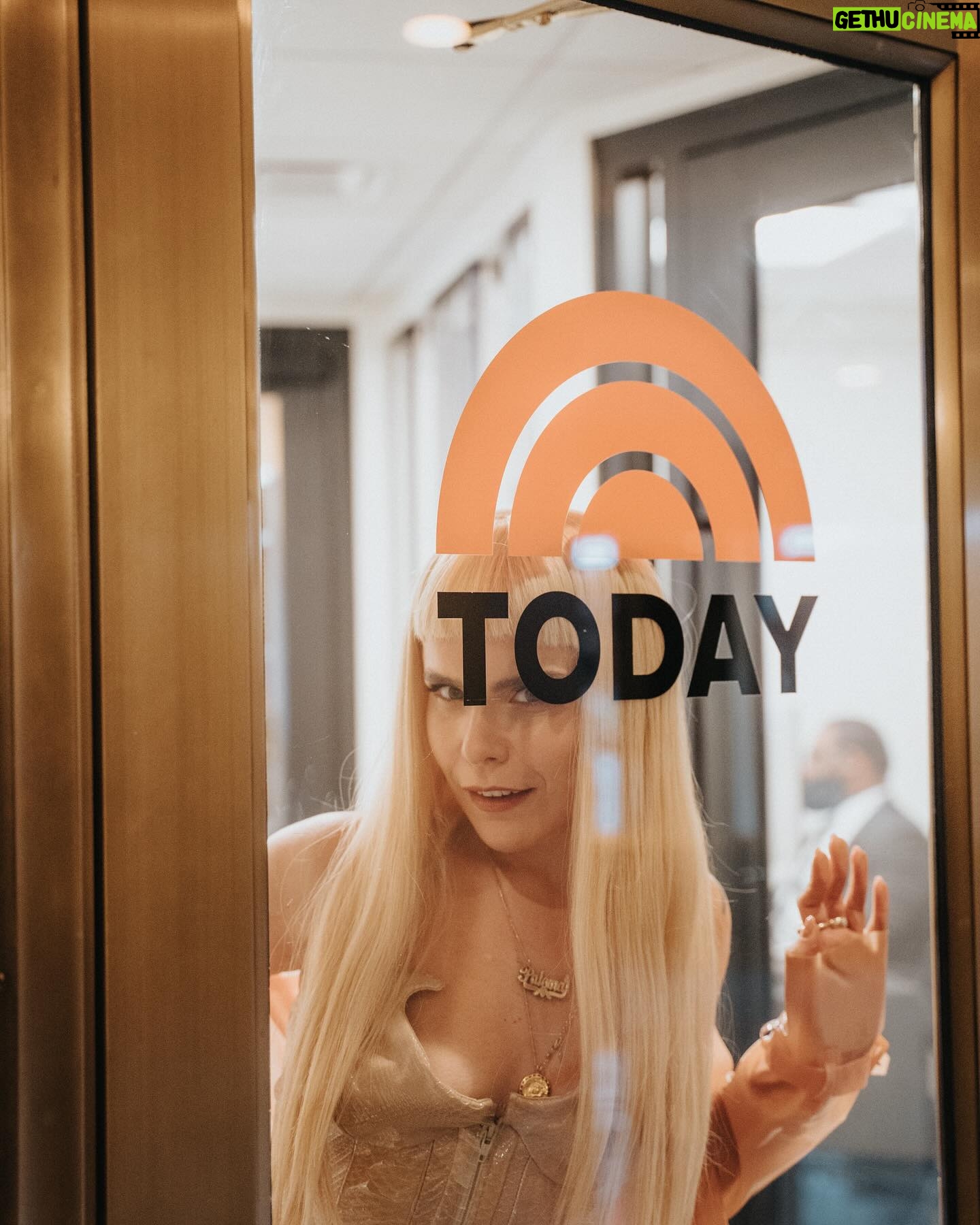 Paloma Faith - 9.7K Likes - Concrete jungle wet dream tomato
@todayshow
Pics by @ryanmuir
Hair by @bradleyirion
Makeup @lanslondon
Styling by @rachelbakewell
Styling assistant @tashia.suleyman
Wearing @maisonalaia @atsukokudolatex @gillesasquin