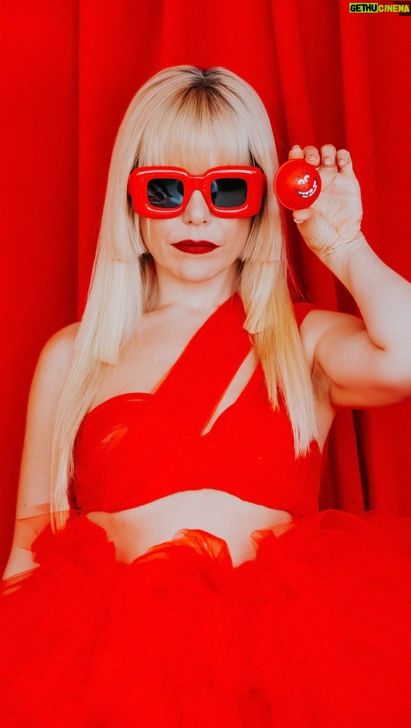 Paloma Faith Instagram - Keep your eyes peeled for an ICONIC #RedNoseDay performance of “Enjoy Yourself” coming to @palomafaith’s YouTube channel ❤️