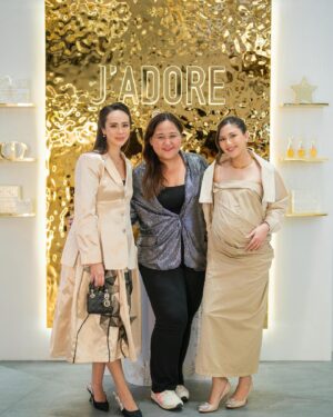 Pamela Bowie Instagram - I had the most wonderful time at @diorbeauty Carousel Of Dreams podium at La Moda - Plaza Indonesia ✨🤍

Lots of Limited Edition gifts available at Boutique and Online www.dior.com/en_id/beauty/ 

#DreamInDior
#DiorHoliday
@diorbeauty