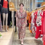 Pamela David Instagram – Explotan los descuentos post cyber week en @SantaBohemia y si además querés un descuento extra del 10% off para llevarte looks hermosos como los que llevo en este video, usa mi cupón: PAME 
válido del 14 al 15 de noviembre 🩷