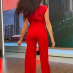 Pamela David Instagram - #look #lookazo 💣💣💣 @janis.oficial ♥️♥️♥️ Está marca vino para partirme la cabeza… me cuesta elegir cuál me gusta más entre ellos 😱😱. Gran color para el arranque de una semana. @nacha_gama con su make up natural & pelo. Que tengan una hermosa semana!!!! 🥰♥️