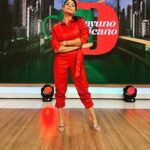 Pamela David Instagram - Acá un mono símil cuero de @melocotonstyle para @desayunook ameeeeee el color Make up @sabryfossatty Pelo #sinflequillo @chinalunaok #Estilista @maiteirazu A mi me encanta el flequillo… está un poco largo y primera vez no se que hacer… A) Volver a cortar. B) dejarlo crecer… 😱😱aaahhhhhajajjajajajjaja recién escucho el audio 😂🤣🤣🤣🤣🤣🤣🤣🤣 @nannitaweber