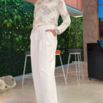 Pamela David Instagram - ¡Puro BLANCO para este martes gris! 🤍 Total look de @heidi.clair 🫶🏻 @nacha_gama peinado y make up 😍
