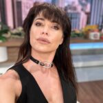Pamela David Instagram - #lookazo de #viernes para #desayunoamericano 💣💣💣 @veronicafarmoda 💣💣💣💣 #choker @basilia_accesorios # #boots 👢👢 @saveriodiricci #milook #lookazo #tendencia #moda #makeup #pelo @nacha_gama #asesoramiendodeimagen #style @maiteirazu Qué le pasaba señora que estaba con lentes de sol en el estudio??? 🤣😂😂 #sunglasses #amo #modernos @teresacalandraanteojos