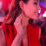Pamela David Instagram – Pamela para @revistacaras 
#caras30años 

Vestido @nuriabueno_ok 
Joyas @floboskis.stad 
Sandalias @saveriodiricci 
Clutch @soyodraz 
Make up & Pelo @nacha_gama 
Styling @caromarafioti