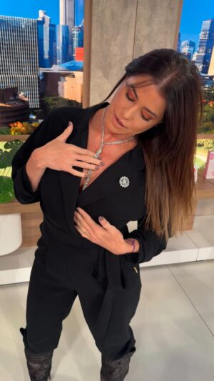 Pamela David Instagram - Si el lunes viene con este súper look, que sea lunes todos los días 😍

Full combo 💪🏽
@garofalo.ar   @saveriodiricci   @almacendeparis 

@nacha_gama 🫶🏻